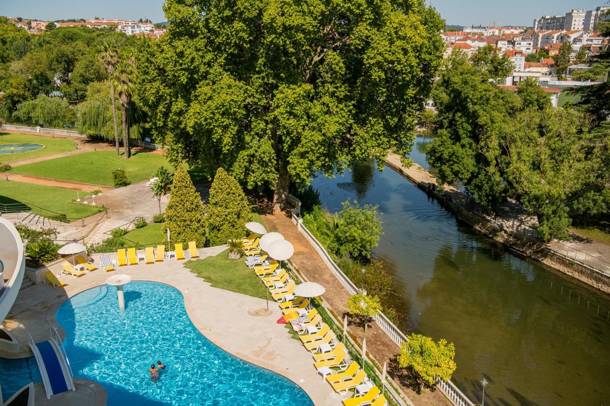 Hotel Dos Templarios Tomar Bagian luar foto